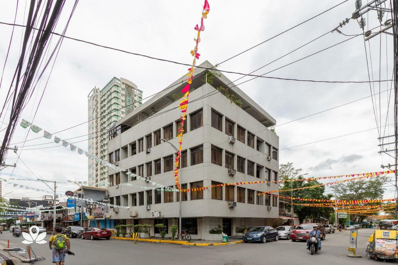 Victoria Mansions Hotel Manila Exterior photo
